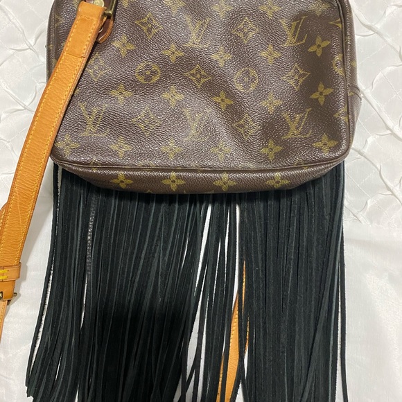 Louis Vuitton Boho Revamped Fringe Crossbody - Picture 6 of 12
